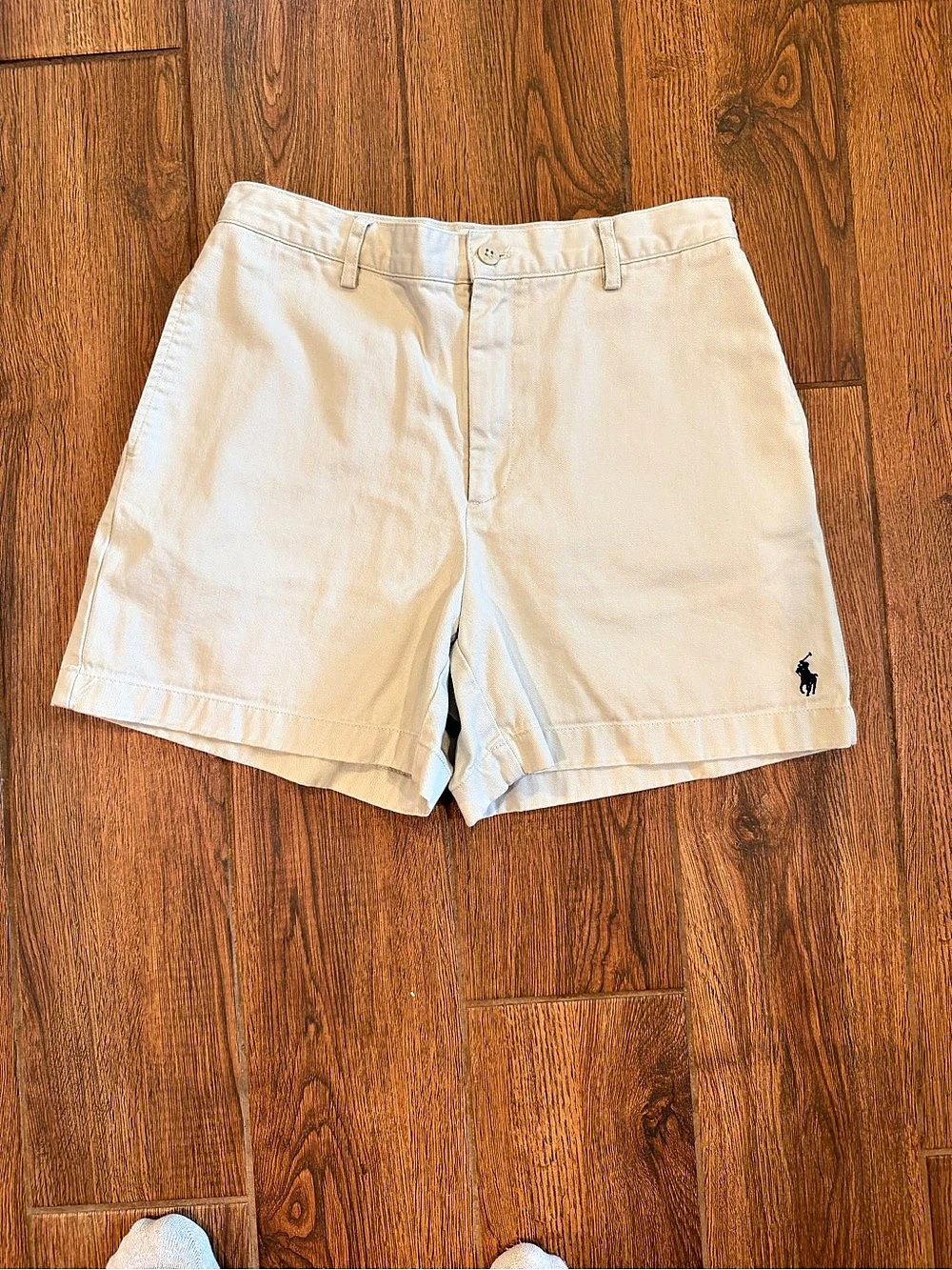 Vintage Ralph Lauren Sport khaki shorts 4” / women’s size 6